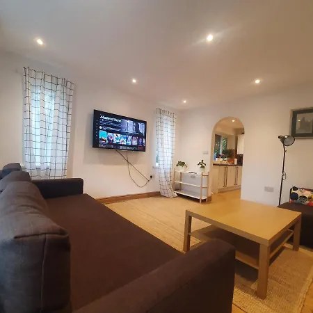 Beautiful House In The Heart Of A Golf Course. Apartment Manchester Exterior photo