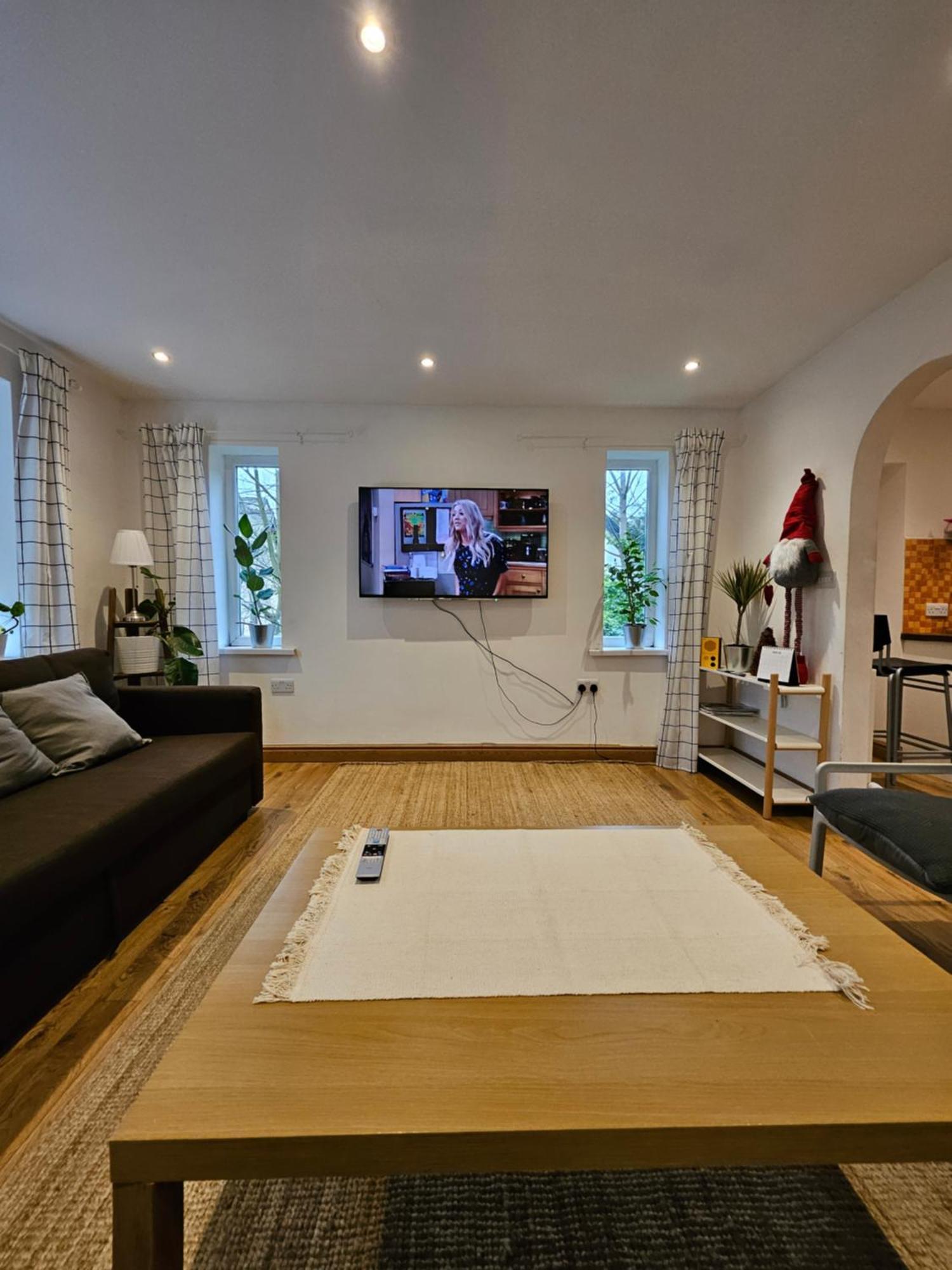 Beautiful House In The Heart Of A Golf Course. Manchester