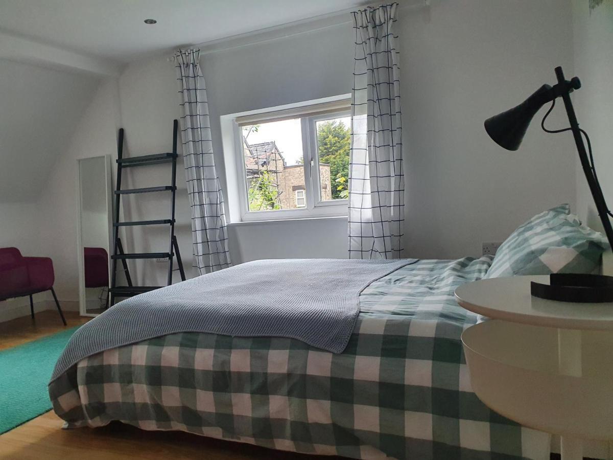 Beautiful House In The Heart Of A Golf Course. Manchester
